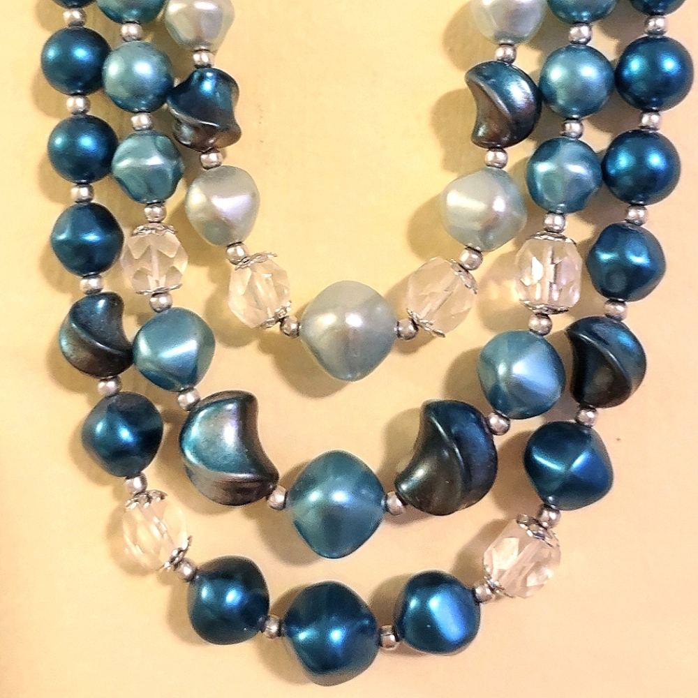 Gradient Shades of Blue  Lustrous Pearlessence Beads Multi-strand Necklace
